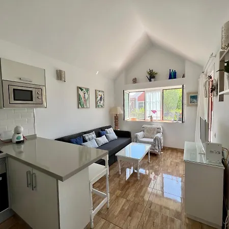 Beach Cottage بيت للعطل *